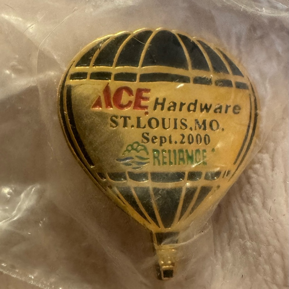 Rare Ace Hardware, St. Louis, Missouri lapel pin 2000 still sealed in plastic 1”